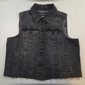 Maurices Washed Black Cropped Denim Vest Raw Hem Button Front Large NWT